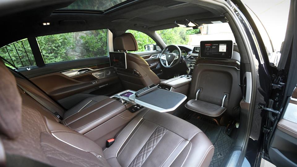 امکانات بی ام و سری هفت 2017